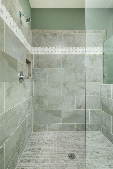 How To Install 12×24 Porcelain Tile On A Shower。